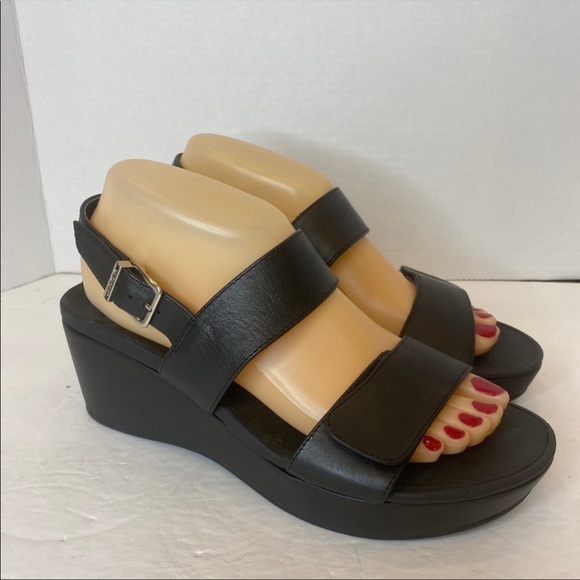 Vionic Shoes - Vionic Lovell Black Leather Chunky Velcro Strappy Sandals Size 8 / 39 EU